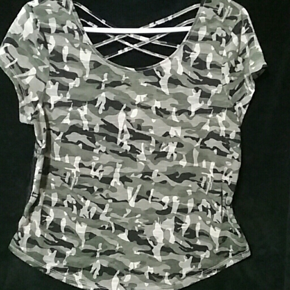 Camo top